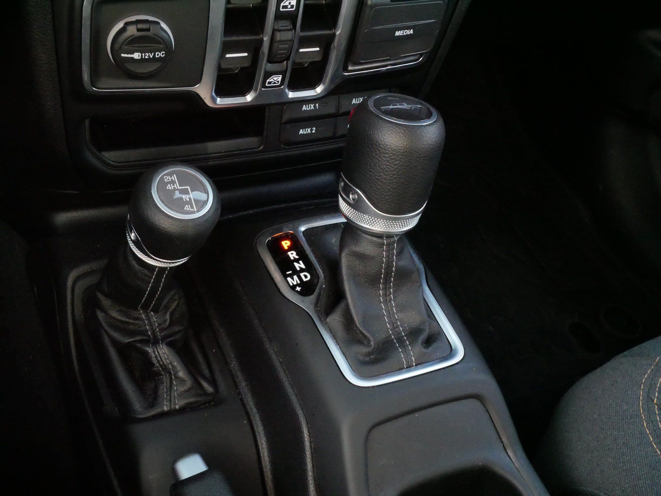 Used 2025 Jeep Gladiator Sport AWD/4WD image 24
