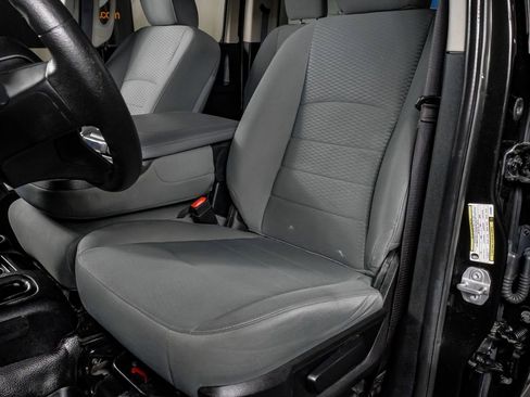 Used 2018 RAM 2500 Tradesman w/ Chrome Appearance Group AWD/4WD image 28