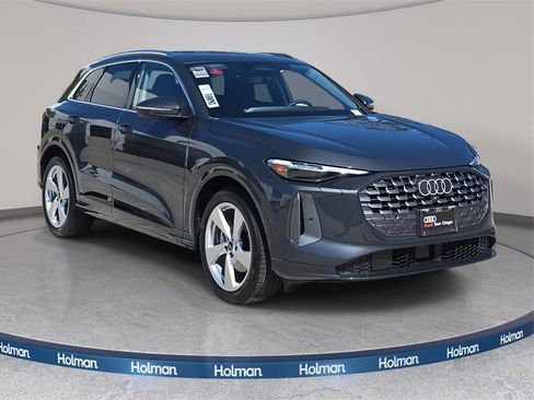 New 2025 Audi Q5 Prestige image 1
