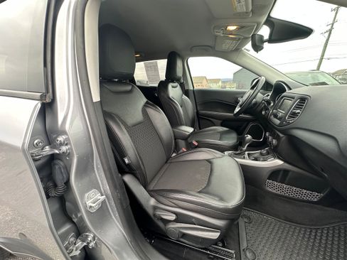 Used 2018 Jeep Compass Latitude w/ Cold Weather Group image 22