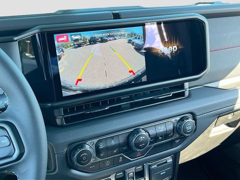 New 2025 Jeep Wrangler Unlimited Rubicon w/ Convenience Group image 14