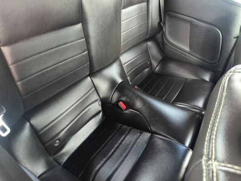 Used 2013 Ford Mustang Premium image 22