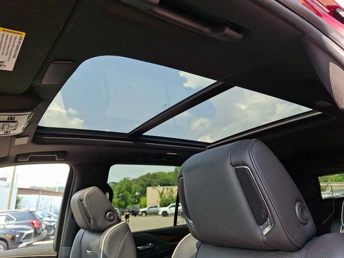 Used 2023 Cadillac Escalade Premium Luxury AWD/4WD image 14