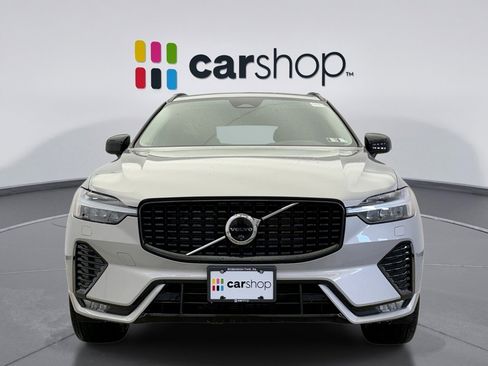 Used 2025 Volvo XC60 B5 Plus image 8
