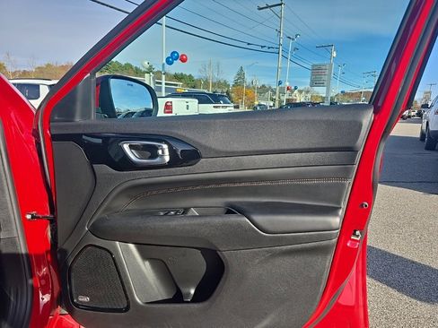 Certified 2022 Jeep Compass Limited w/ (RED) Package image 10