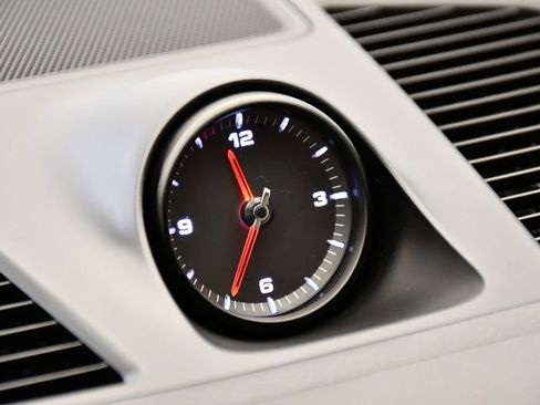 Used 2022 Porsche Cayenne Platinum Edition image 20