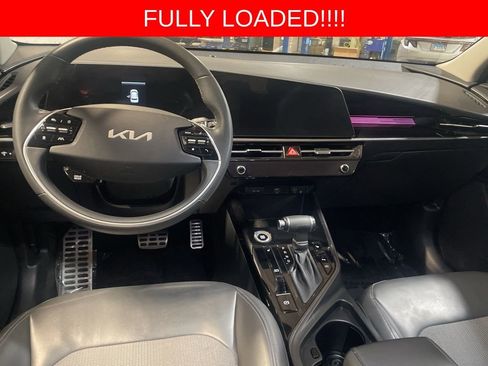 Used 2023 Kia Niro EX Touring image 40