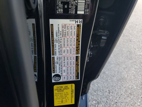 Used 2025 Lexus LX 700h Overtrail image 31