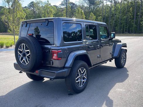 Certified 2025 Jeep Wrangler Unlimited Sahara AWD/4WD image 7