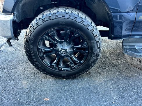 Used 2022 Ford F250 Lariat w/ Chrome Package image 17