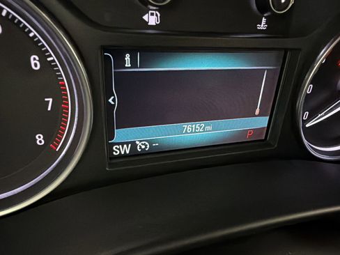 Used 2019 Buick Enclave Essence FWD image 21