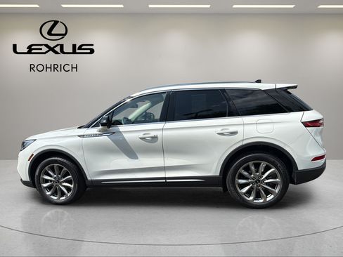 Used 2020 Lincoln Corsair AWD w/ Premium Package image 9
