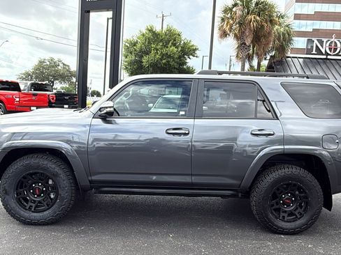Used 2022 Toyota 4Runner TRD Off-Road Premium AWD/4WD image 5