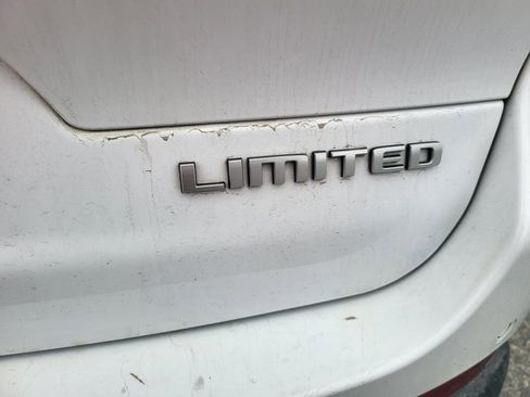 Used 2024 Jeep Grand Cherokee L Limited w/ Luxury Tech Group II image 5