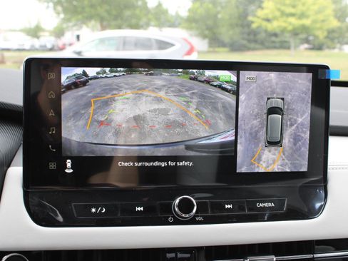 New 2025 Mitsubishi Outlander SE image 28