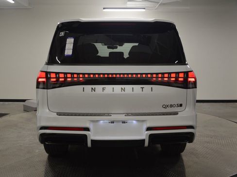 New 2026 INFINITI QX80 4WD image 4