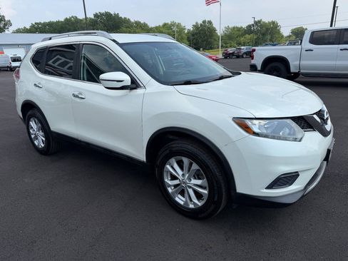 Used 2016 Nissan Rogue SV w/ SV Family Package AWD/4WD image 7