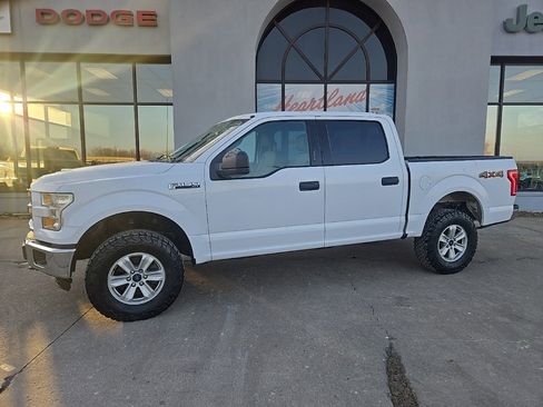 Used 2015 Ford F150 XLT image 4