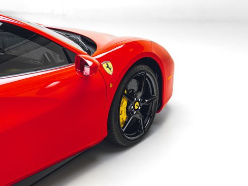 Used 2017 Ferrari 488 GTB RWD image 20