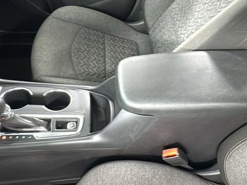 Used 2024 Chevrolet Equinox LT image 35