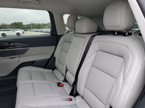 New 2026 Lincoln Nautilus Premier AWD/4WD image 11