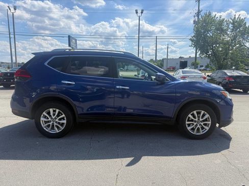 Used 2017 Nissan Rogue SV AWD/4WD image 5