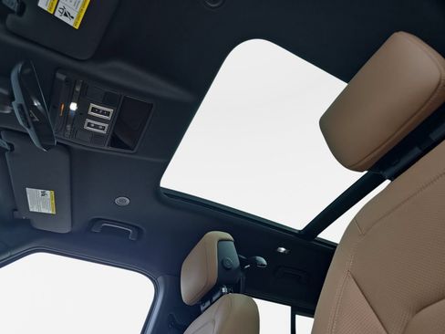 New 2026 Land Rover Defender 110 X-Dynamic SE AWD/4WD image 30