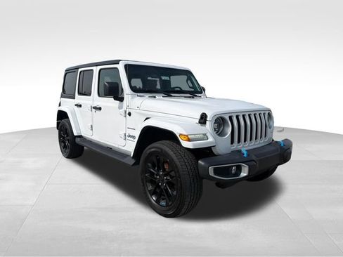 Used 2023 Jeep Wrangler Unlimited Sahara w/ Cold Weather Group AWD/4WD image 3
