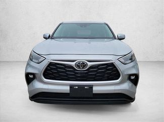 Used 2023 Toyota Highlander LE video 2
