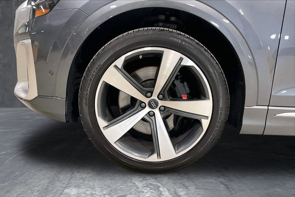 Used 2024 Audi SQ8 Prestige AWD/4WD image 35