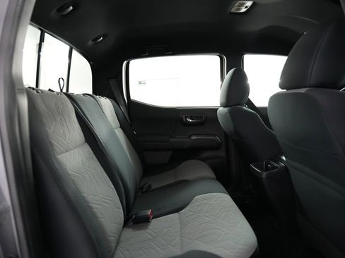 Used 2022 Toyota Tacoma TRD Sport w/ Technology Package image 37