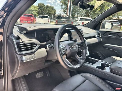 Certified 2026 GMC Acadia Elevation w/ Elevation Premium Package FWD image 10