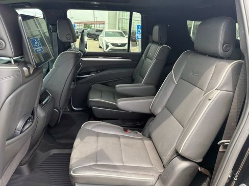 Used 2025 Cadillac Escalade ESV Premium Luxury w/ LPO, Floor Liner Package AWD/4WD image 13