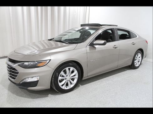 Used 2024 Chevrolet Malibu LT FWD image 3
