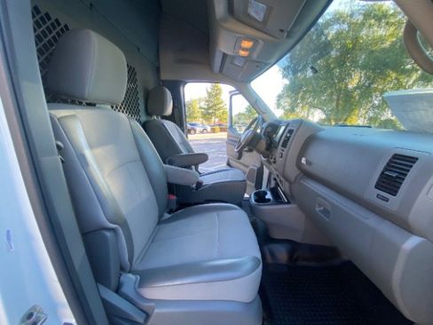 Used 2020 Nissan NV 2500 S image 21