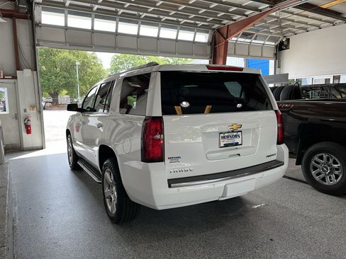 Used 2020 Chevrolet Tahoe Premier AWD/4WD image 6