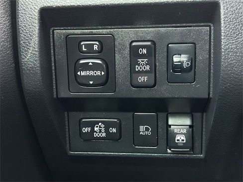 Used 2020 Toyota Tundra SR5 image 25