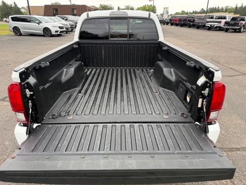 Used 2021 Toyota Tacoma TRD Sport AWD/4WD image 6