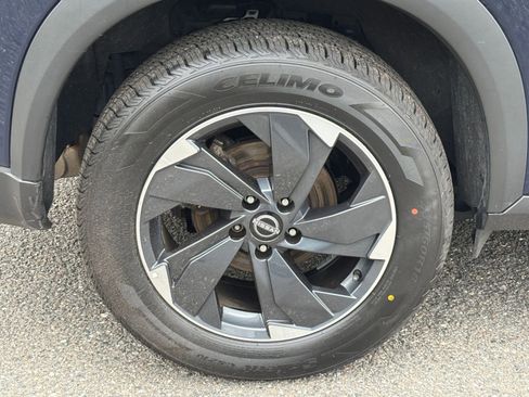 Used 2025 Nissan Rogue SV AWD/4WD image 32