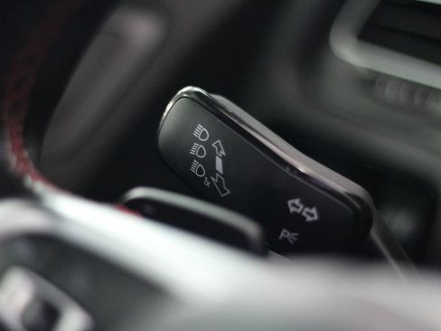 Used 2019 Volkswagen GTI SE FWD image 15