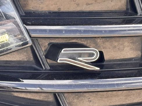 Used 2023 Volkswagen Tiguan SE R-Line FWD image 4