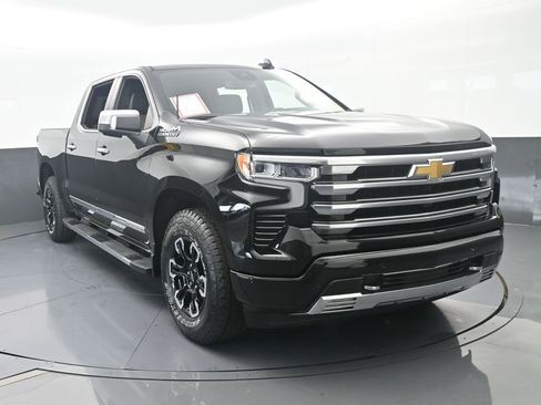 Used 2025 Chevrolet Silverado 1500 High Country image 9