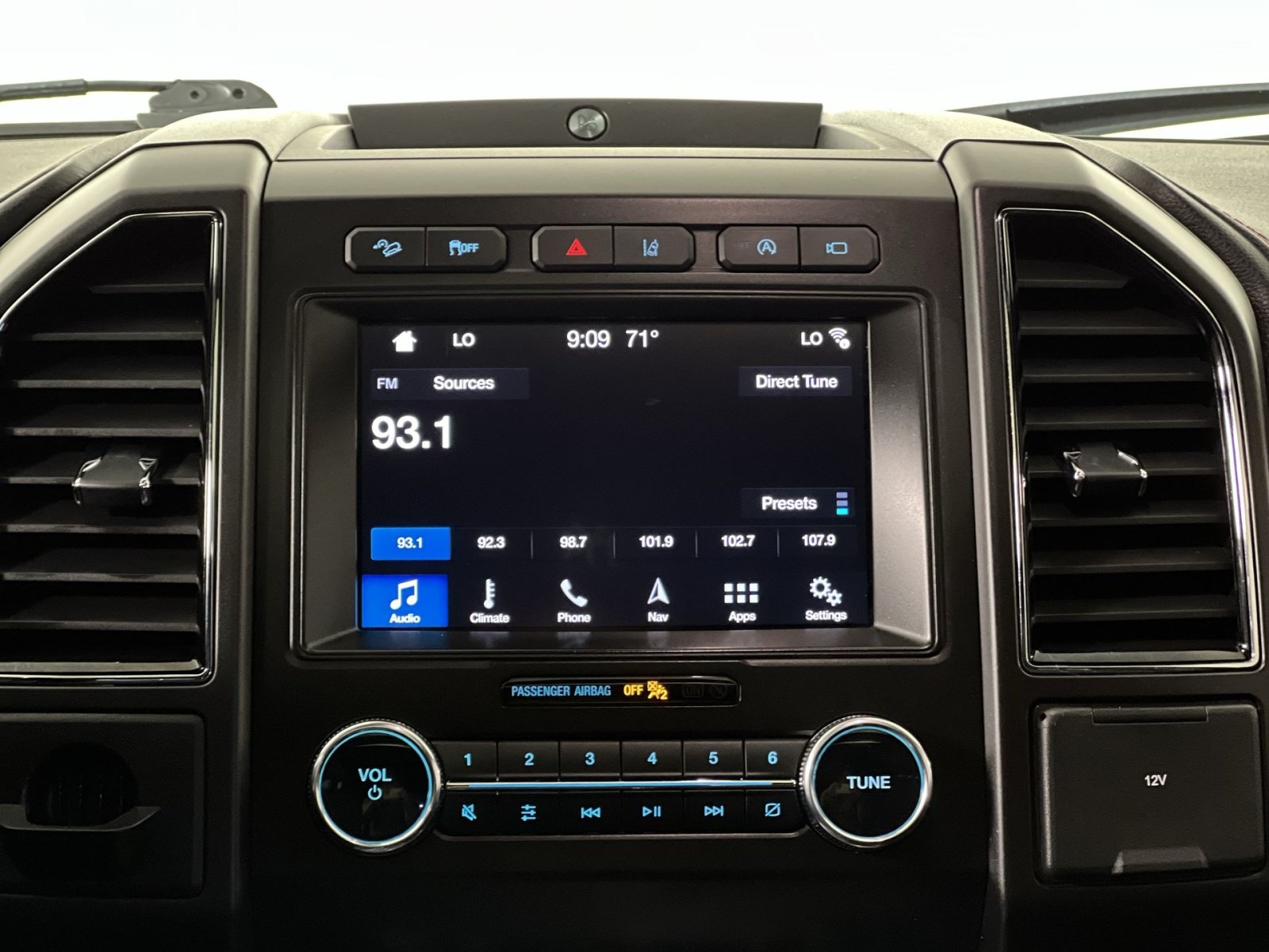 Used 2019 Ford Expedition Limited w/ Equipment Group 303A AWD/4WD image 15