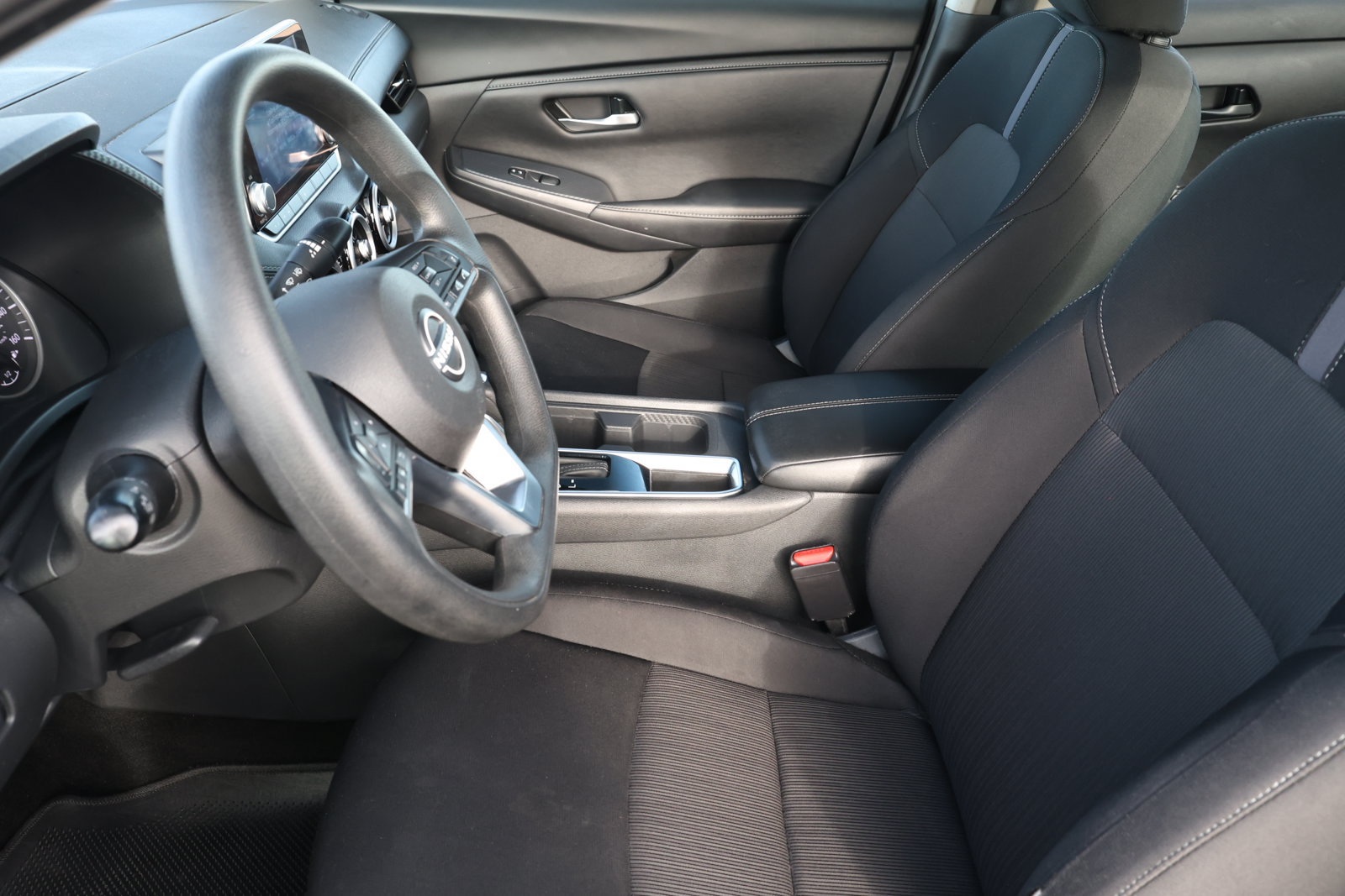 Used 2024 Nissan Sentra SV FWD image 13