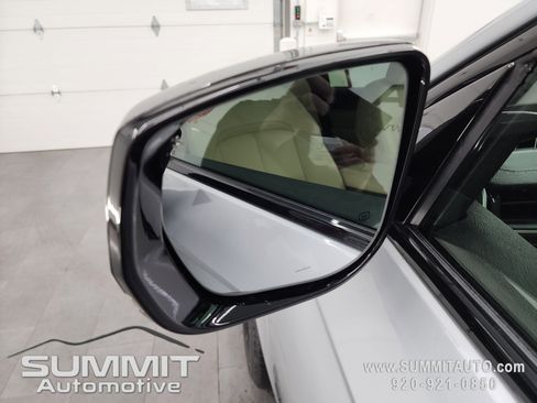 New 2025 Jeep Grand Cherokee Limited w/ Black Appearance Package image 37