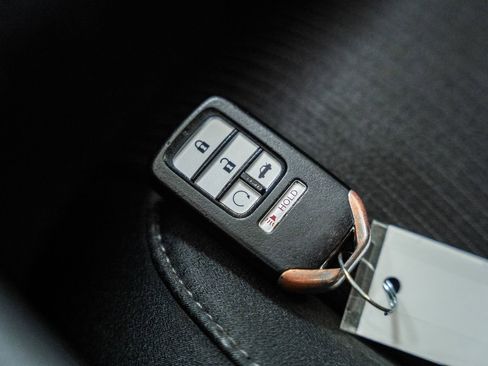 Used 2018 Honda Accord EX image 42