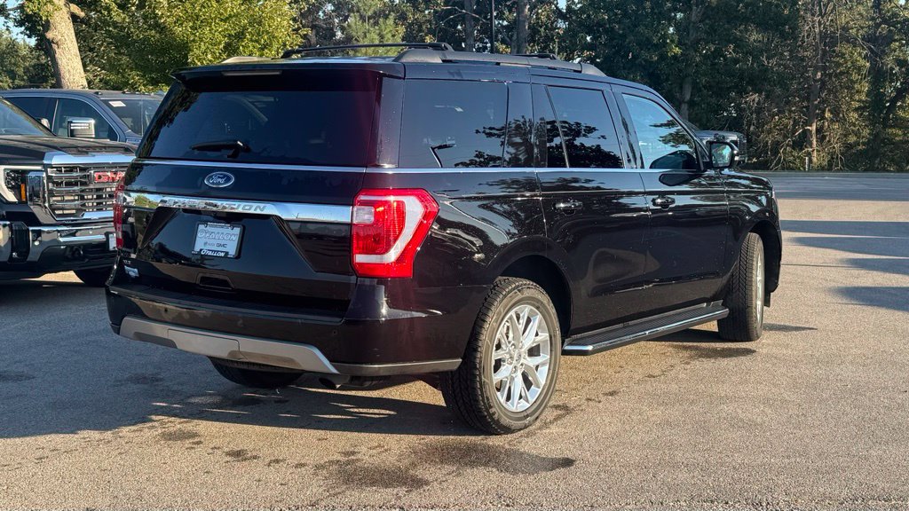 Used 2021 Ford Expedition XLT AWD/4WD image 2