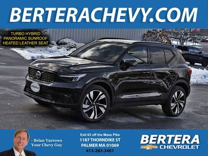 Used 2025 Volvo XC40 B5 Plus