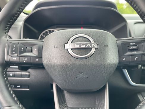 Used 2025 Nissan Rogue SV AWD/4WD image 7