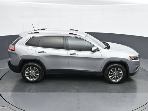 Used 2019 Jeep Cherokee Latitude Plus AWD/4WD image 22